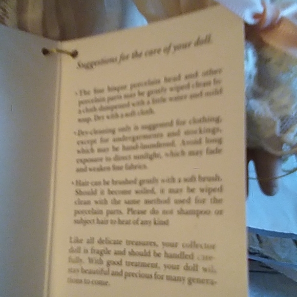 The Franklin Heirloom Be'be' Jumeau Doll - Picture 8 of 15